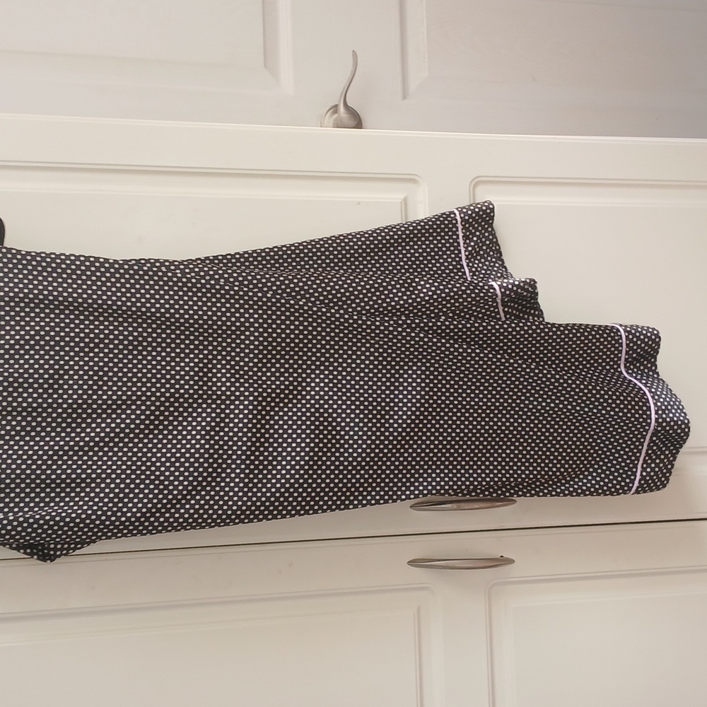 Victoria's Secret Women's Silky Black Pijamas - Picture 3 of 6